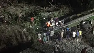 At least 19 killed, over 20 injured in Philippines bus crash