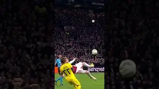 What if @Julian Rijkhoff scored this on his Ajax debut&hellip; 😳