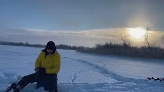Последняя рыбалка в 2025 году , много окуня с палец 