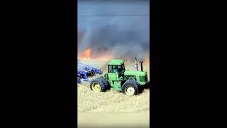 Trator abrindo barreira contra o fogo &ndash; Tractor creating a firebreak!