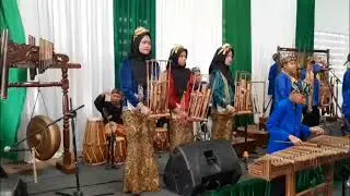 Penampilan Sanggar Seni Bina Prestasi SSBP, P Idris, pada peresmian PT ECOPAK di  Kabupaten Bogor