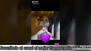 Gitanas cantando flamenco __