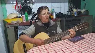 una manzana me dieron,  interpreta, Esther Castillo, recopilación antigua