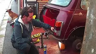 Removal of the Boot lid and hinges