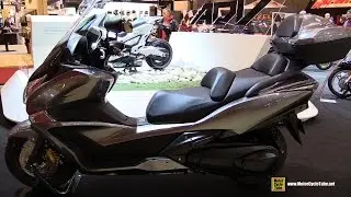 2016 Honda SW T600 ABS Scooter - Walkaround - 2015 Salon Moto Paris
