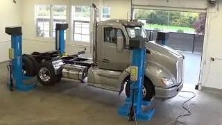 Atlas 90,000 LB  Mobile Column Lift Systems   Includes Jack Stands