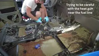 Saab 900 Floor Restoration (Part 1) - Removing the Factory Soundproofing
