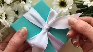 Unboxing Tiffany&rsquo;s 1837 ring