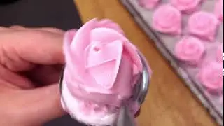 How to make an Iced Rose- Palermo Bakery!!!