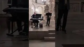 Ding Dong merrily on high 