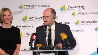 Andy Bain, Olha Bosak (English). Ukrainian Сrisis Media Center April 29, 2014