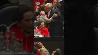 📍👉 AMLO se retira entre aplausos y gritos del Palacio de San L&aacute;zaro