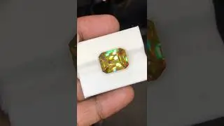 FULL OF GREEN MULTI COLOUR FIRE 14  CARAT NATURAL CHROME SPHENE
