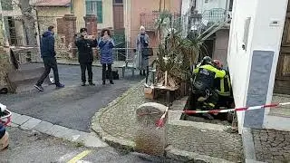 Il salvataggio dei vigili del fuoco e soccorritori