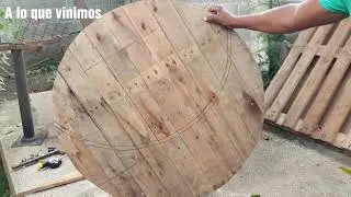 Como hacer y metalizar una mesa circular con madera de palet o tarimas