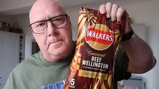 Чипсы Walkers Beef Wellington со вкусом говядины.