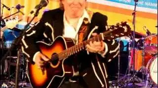 Doyle Dykes Fast picking at NAMM12