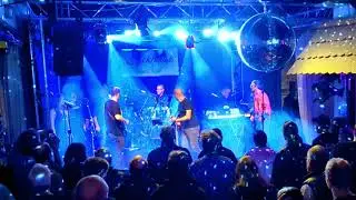 Comfortably Numb performed by Eternal Floyd