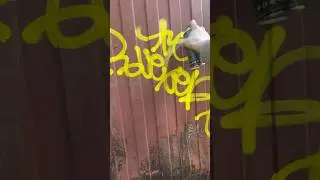 Spray paint tag 💛 #tagging #tagginggraffiti #graffititag #letters #calligraphy #graffiti #graff