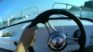 Honda 20 PS / HP mit 4 m Boot auf dem Rhein