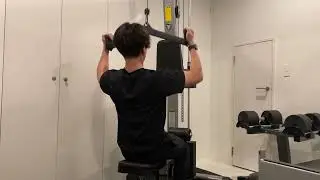 Machine Lat Pull Down w/Maximum Advantage Grip