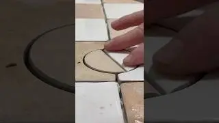 Отверстие под датчик протечки #diy #tilework #вседляремонта #плиточниккраснодар #tiles #ремонтвдоме