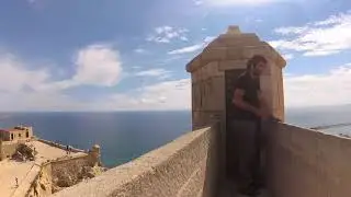 Caminando en el Castillo de Santa B&aacute;rbara de Alicante Espa&ntilde;a - Castle of Santa Barbara