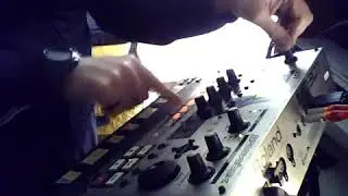 Roland groovebox MC - 307 (live performance part one)
