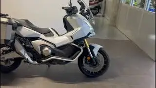 Honda X-ADV 70 DCT Travel bianca '25