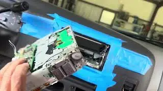 2003 Ford F350 Radio removal CD (complete destruction) !!!