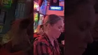Mariners win Game 5 at the Old Inn Tavern 