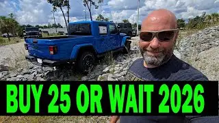 Should You Wait To Buy A 2026 Jeep Gladiator Or Get The Deals On The 2025?