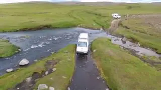 Gué en Islande avec un B90 4x4 ( F210 - F88 - F578 - Lac de  Blautulon )