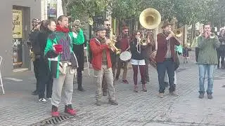 Happy Greek street music in Athens, and ready for carnival | Omilo