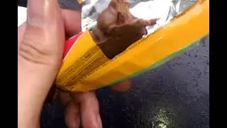 шоколадка eti wanted pops caramel за 20р 28гр из пятерки 20.09.20г спб мега-обзор