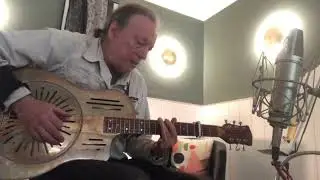 Play it like Louis - a Resonator guitar song