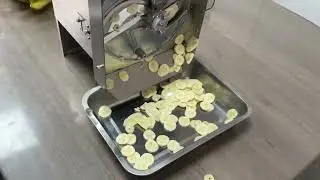 Electric and manual food processor. No light no problem we do it the manual way😁