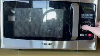 How to Set the Clock on A Toshiba Microwave Oven