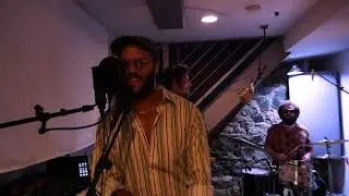 John Lander Experience -  Give It To Me Baby (Rick James Cover) - One Take Sessions