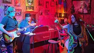 Frazer Goodman, Bob Oliver, Kevin Briggs and wanita