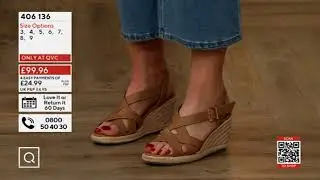 Ruth Langsford red toenails