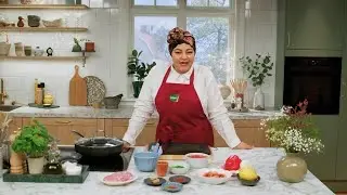 Kökets middag: Zeinas paella med kyckling och räkor - Köket