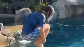 تحدي السباحة روبي القحطاني وأخوها في المسبح😱🏊‍♀️