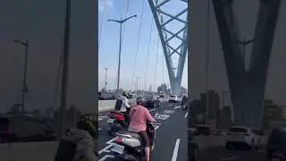 75 magnitude earthquake shakes Taiwan video shows how the bridge moves due to the earthquake