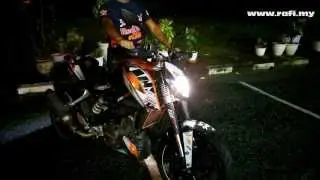 KTM Duke 200 with Akrapovic Exhaust - LOUD!