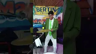El flaco de oro y su ritmo rojo la pollera colora 