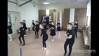 Juvenali (7-11 ani) Clowni