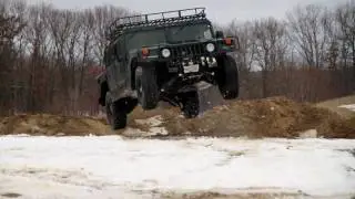 Hummer H1 Jump.MOV