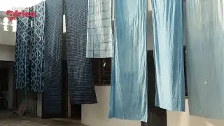 Au Bénin, le pagne indigo reprend des couleurs