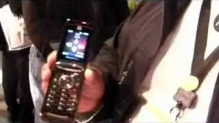 Motorola's award-winning MOTORAZR2 V8 at CES 2008